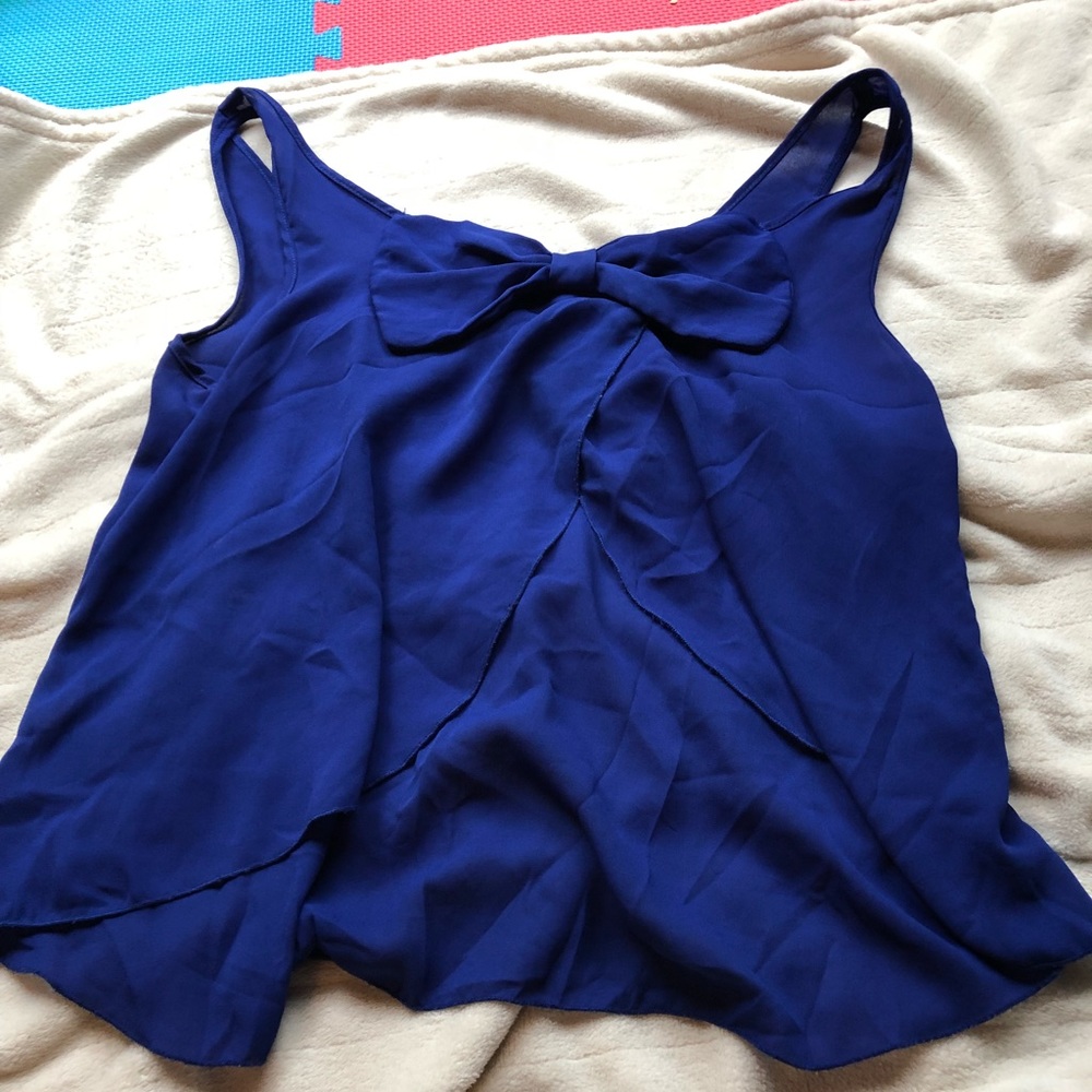 Top - Picture 2 of 2